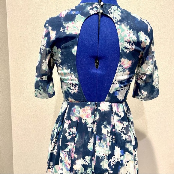 BCBGeneration Chiffon Floral Maxi Dress Half Sleeves Round Neck Back Zipper - Picture 6 of 14